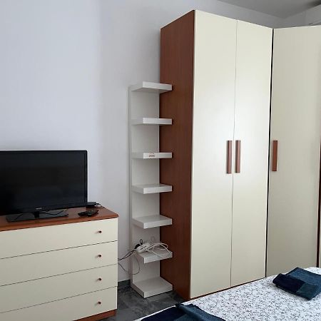 Apartament Bilocale Roggia Scagna 7 Mediolan Zewnętrze zdjęcie