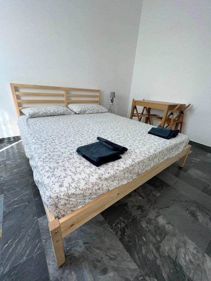 Apartament Bilocale Roggia Scagna 7 Mediolan Zewnętrze zdjęcie