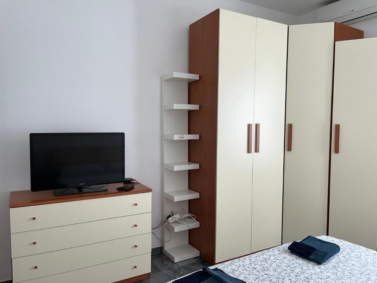 Apartament Bilocale Roggia Scagna 7 Mediolan Zewnętrze zdjęcie